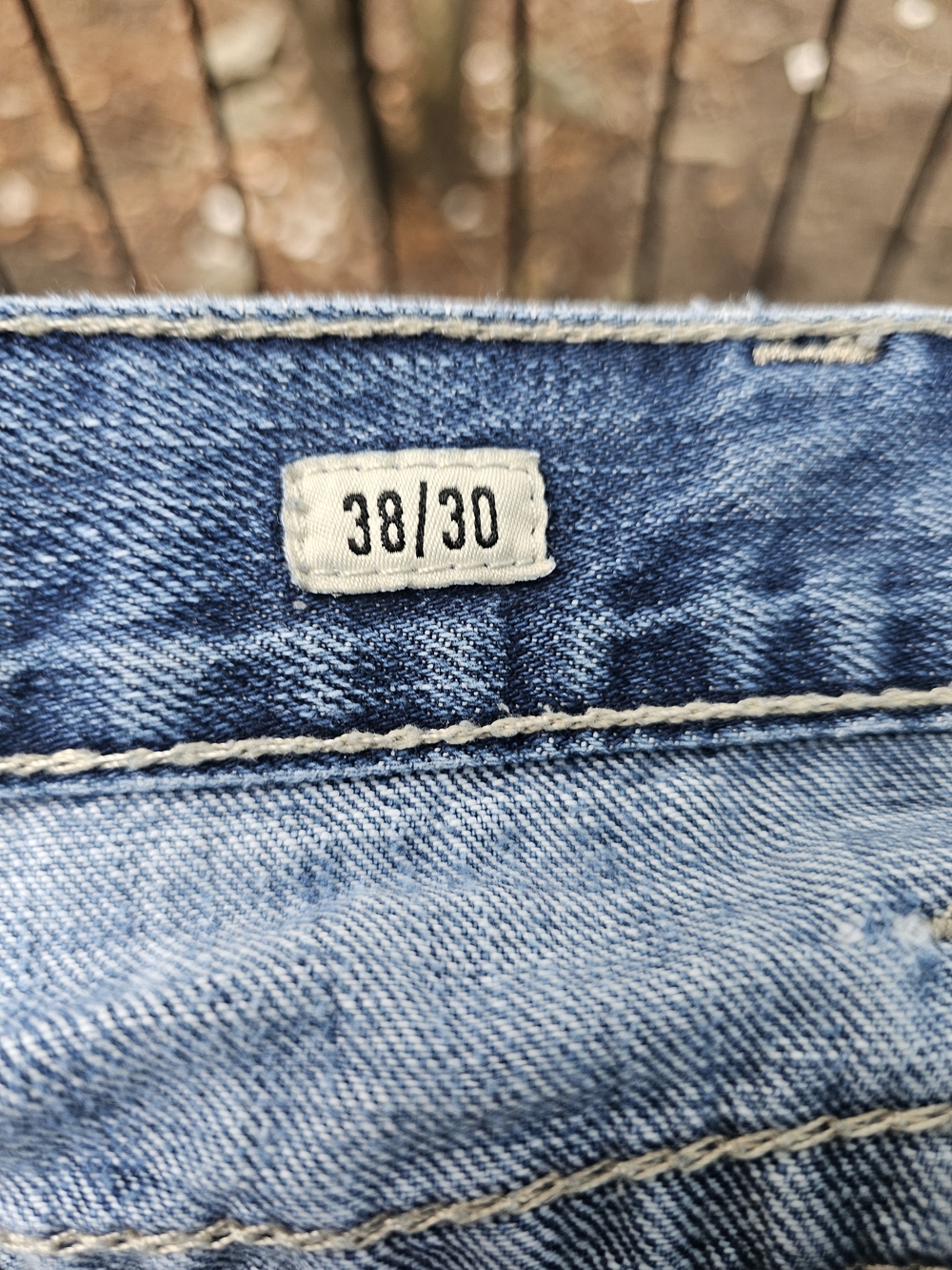 🚨CLEARANCE🚨 Ariat Light Blue Straight Fit Jeans with Tan Stitching - Picture 10 of 11